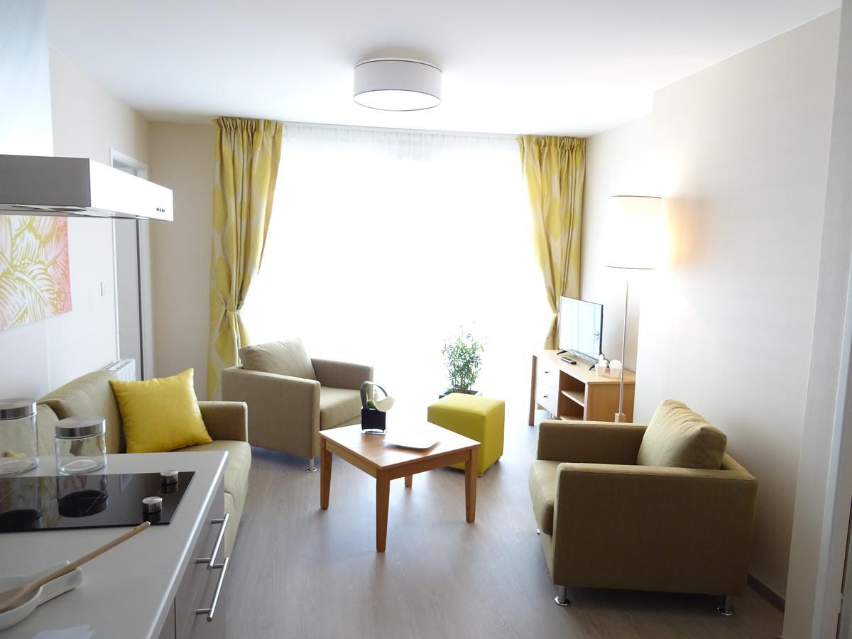Domitys L'Art Du Temps Aparthotel Besancon Bagian luar foto
