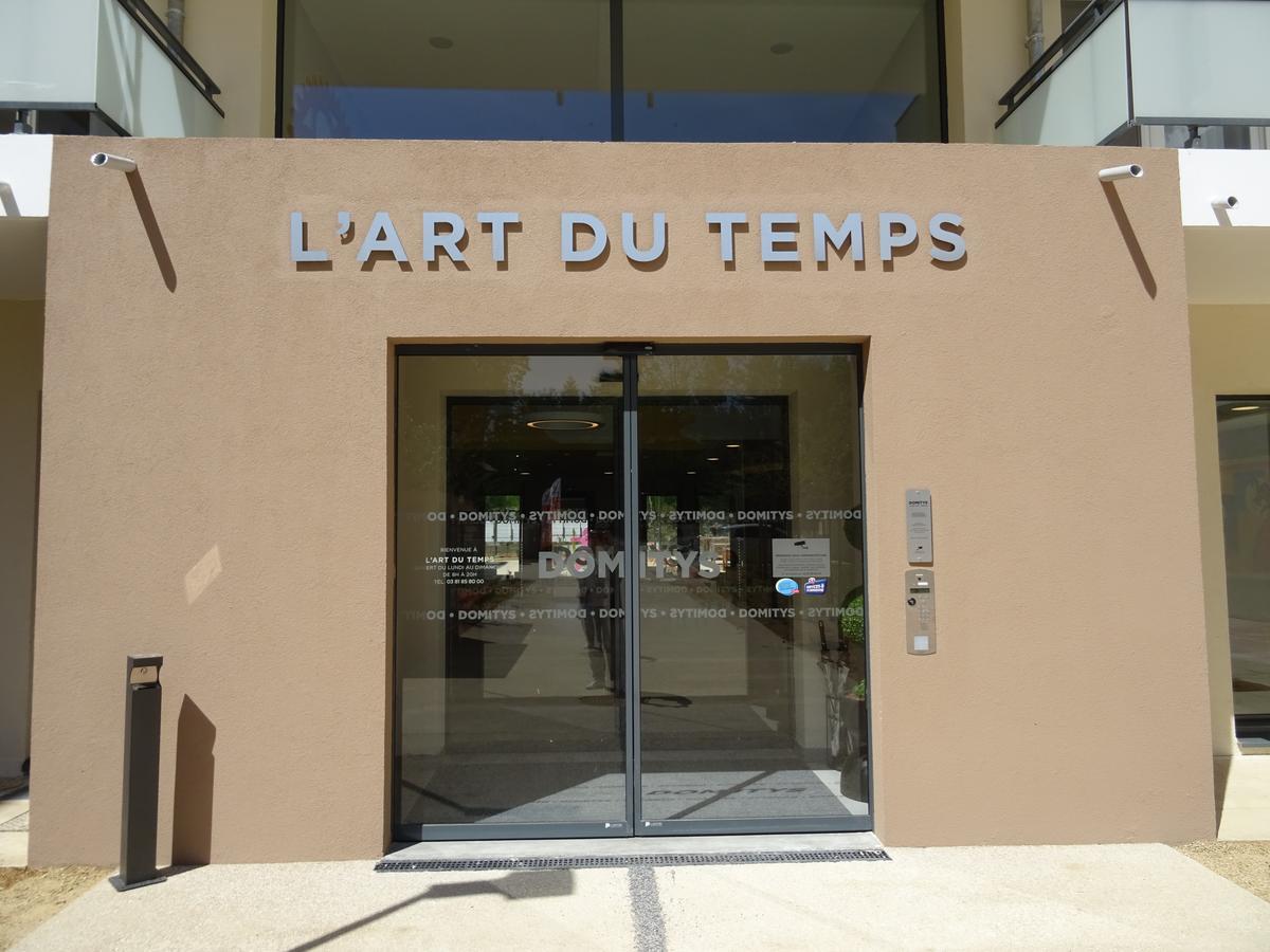 Domitys L'Art Du Temps Aparthotel Besancon Bagian luar foto